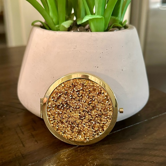 Accessories - NEW!! Glam Compact Mirror